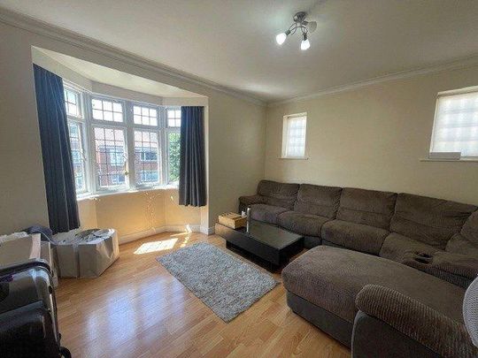 3 bedroom flat to rent - Photo 1