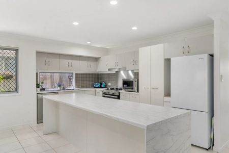 13 Frances Court, - Photo 2