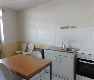 Location Appartement 2 pièces Meublé 34m² LE CREUSOT 71200 - Photo 2