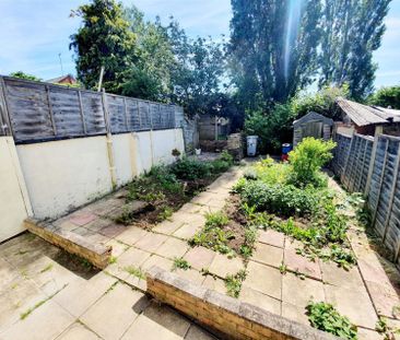 3 Bedroom House to Rent in Avondale Road, Kettering, Northants, NN16 - Photo 5