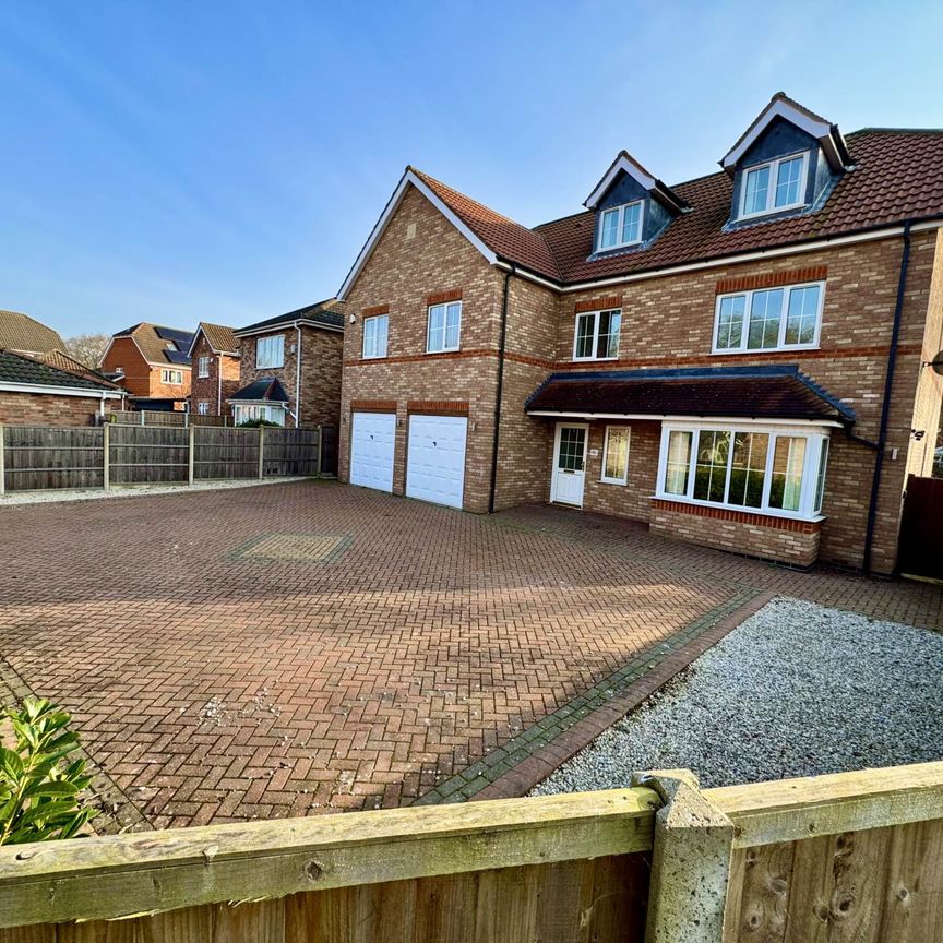 Ascot Close, South Hykeham, Lincoln, LN6 9NU - Photo 1