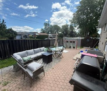 For Lease - 301 Rossland Road, Whitby, Ontario - Photo 4