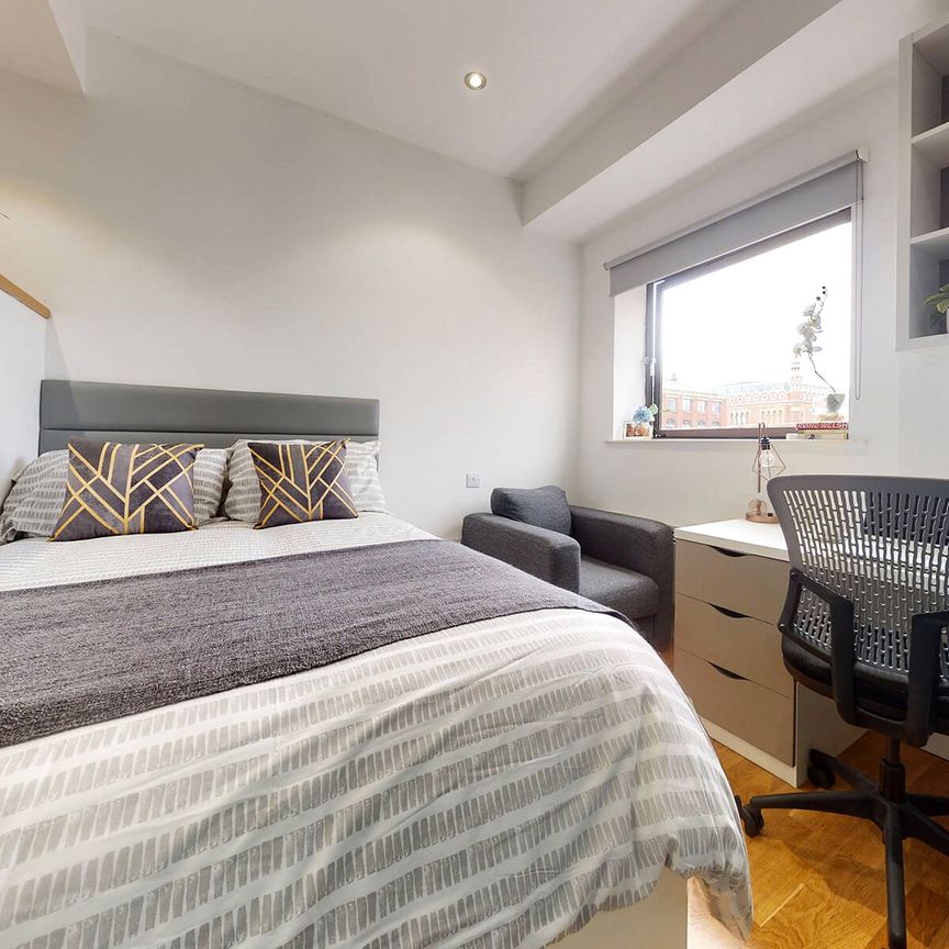 Apt 43, Q Two Residence - Photo 1