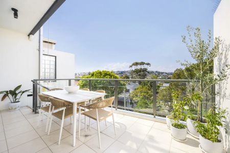 Unit 2/4 Shaw Street, North Bondi. - Photo 3