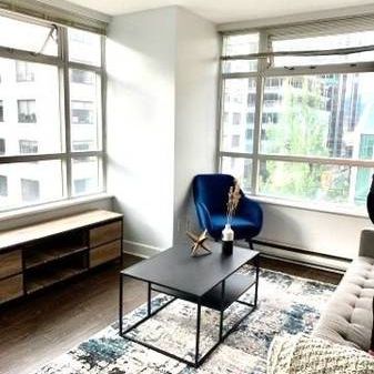 ☺☻☺ Furnished Corner Unit in a Prime Downtown Location - Photo 4