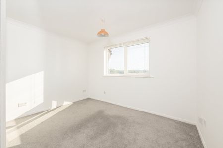 2 Bed Flat, Theresas Walk, CR2 - Photo 2