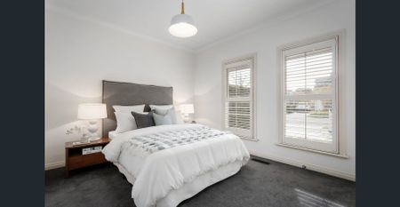 HIDDEN GEM IN GREAT LOCATION - Photo 4