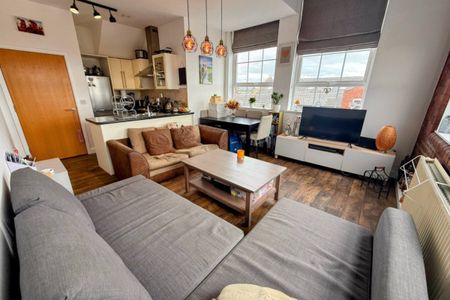 Commercial Street, Morley, LEEDS - Photo 4