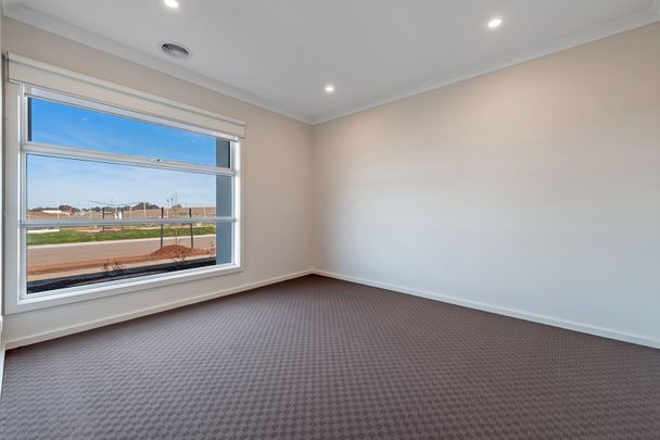 Low Maintenance Family home - Photo 1