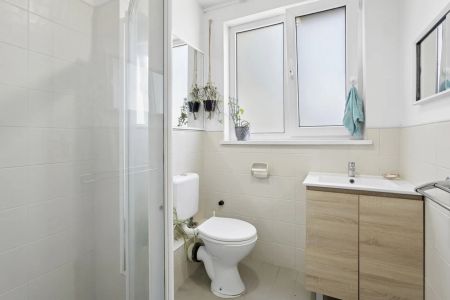 Fully furnished and equippped ground floor apartment - Photo 4
