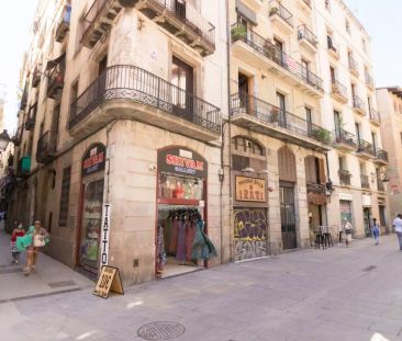 Studio for rent in El Gòtic, bills included - Photo 5
