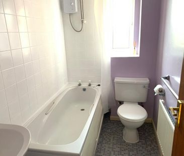 2 bedroom terraced house to rent - Photo 5