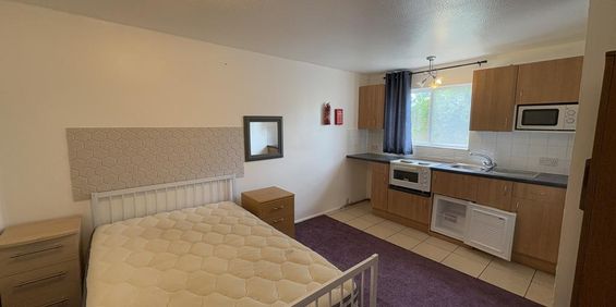 1 bedroom in a house share to rent - Photo 3