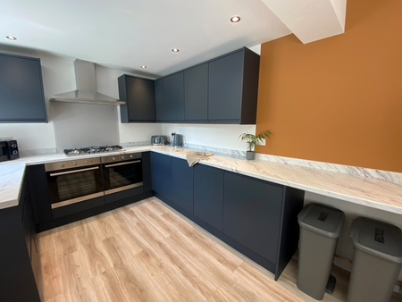 Luxury 5-Bed, 5-Bathroom Student Home – Kensington, Liverpool Room 3 - Photo 5