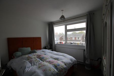 3 bedroom terraced house to rent - Photo 5