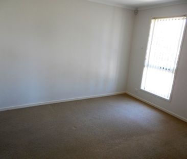 197 Anthony Rolfe Avenue, Gungahlin ACT 2912 - House For Rent | Domain - Photo 5
