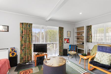 Beautiful 2-Bedroom Standalone Home in Peaceful Vogeltown – $585pw - Cat Friendly - Photo 2