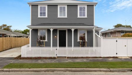 2 Bedroom Townhouse with Garage - Photo 4