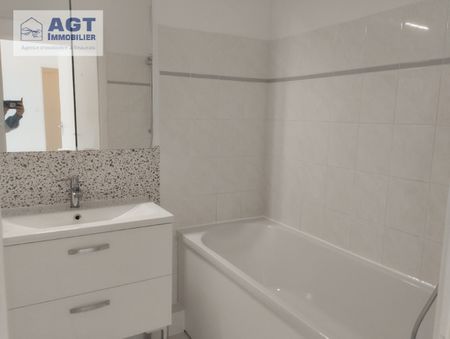 Location Appartement 2 pièces 48m² BEAUVAIS 60000 - Photo 2