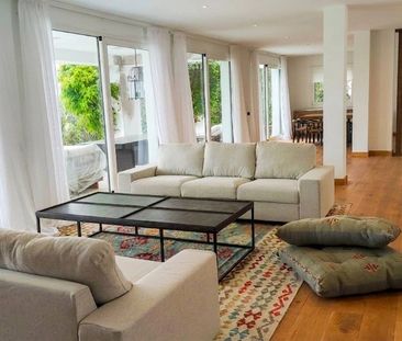Luxury Detached House for rent in Sotogrande, Spain - Photo 1