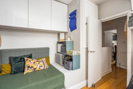 2 Bed Semi-Detached House, The Coach House, N4 - Photo 5