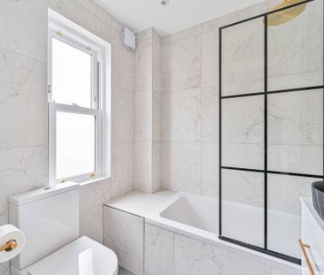 2 bedroom end of terrace house to rent - Photo 5