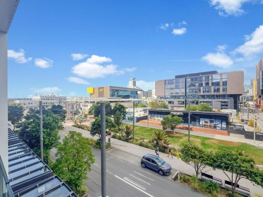 Immaculately Presented, Fully Furnished Studio ... - Photo 1