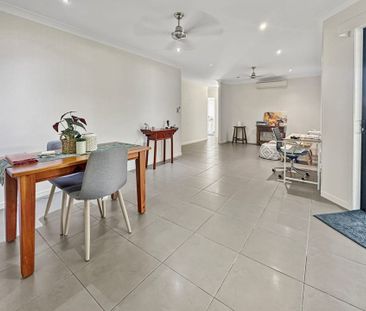 Modern Family Home in Mount Louisa - Photo 3