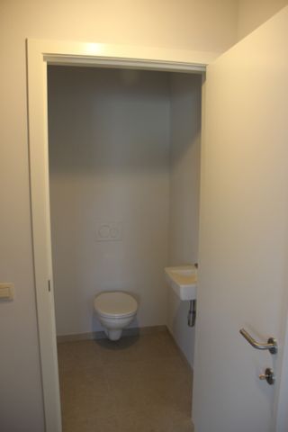 Twee slaapkamer appartement met privé inkom en carport - Foto 4