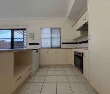 GORGEOUS 3 BEDROOM COTTAGE SITUATED IN RIVERSIDE GARDENS! - Photo 5