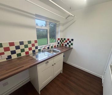 5 bedroom detached house to rent - Photo 3