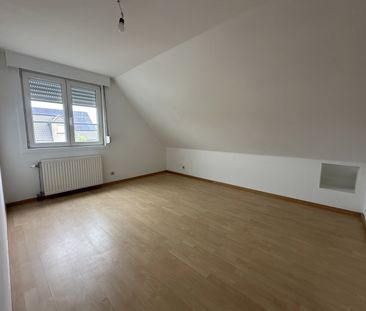 Ruime woning met 5 slaapkamers op een perceel van 7a43ca. - Foto 4