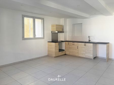 Location Appartement 2 pièces 37m² CHATEAURENARD 13160 - Photo 5