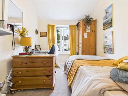 4 bedroom terraced house to rent - Photo 3