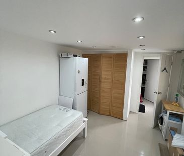 Studio Flat, Stratford, E15 - Photo 3