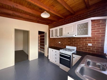 CHARMING CHARACTER ON THE NORTH SIDE - Photo 2