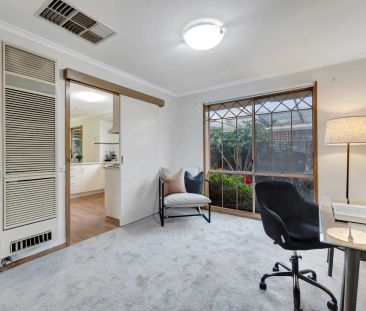 Charming, Cozy & Close to It All! - Photo 4