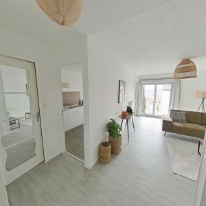 Location Appartement à LE PEAGE DE ROUSSILLON - Photo 2