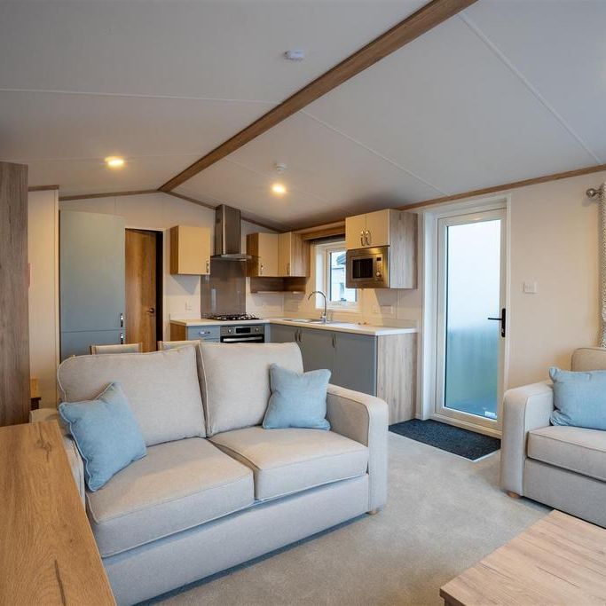 2 bedroom property to rent - Photo 1