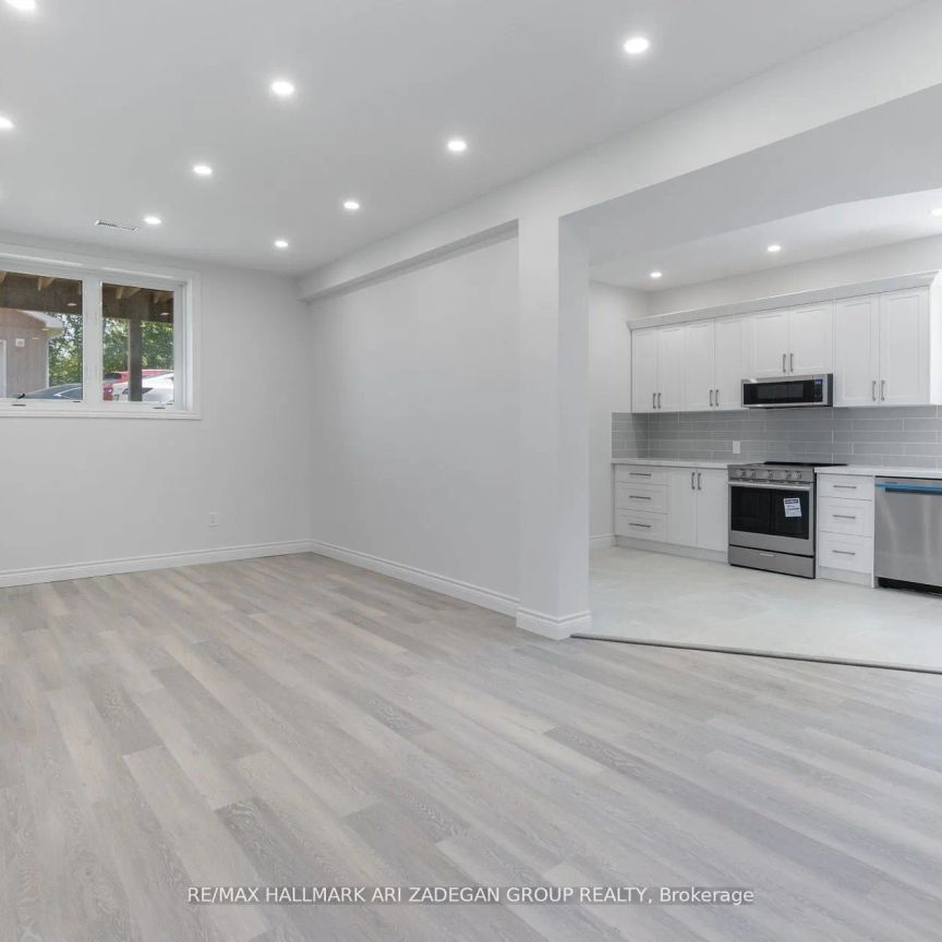 177 The Queensway S #B - Photo 1