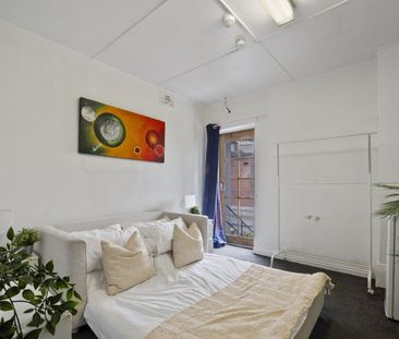 Redfern - Photo 3