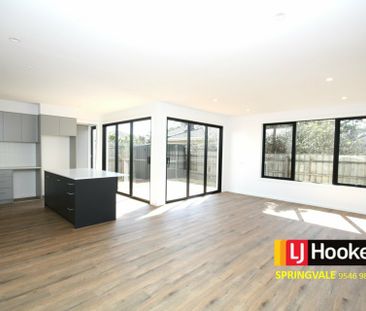 BRAND NEW TOWNHOUSE - Photo 4