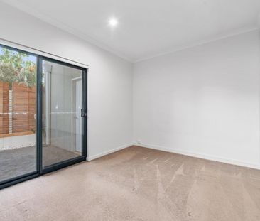 STUNNING APARTMENT IN A SECURE COMPLEX - Photo 6