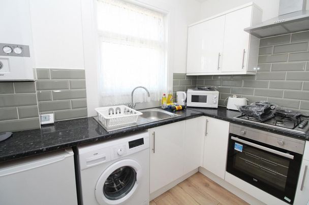 Studio to rent - Photo 1