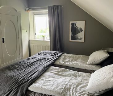 Centralt läge och inglasad balkong - Foto 2