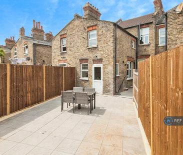 1 bedroom in a house share to rent - Photo 6