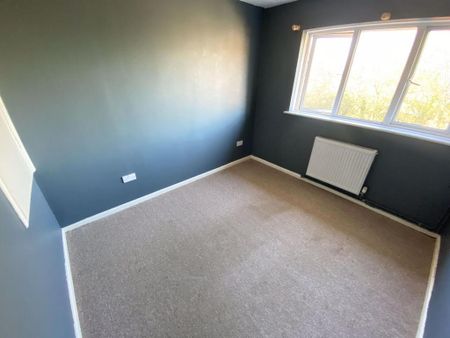 2 bedroom maisonette to rent - Photo 2