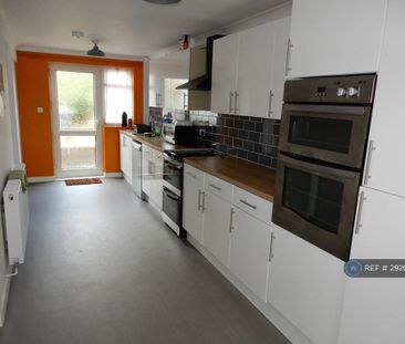 1 bedroom in a house share to rent - Photo 4