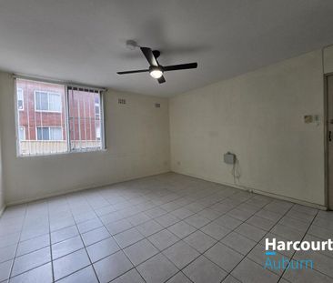 Warm & Cosy 2-Bedroom Unit FOR LEASE in Prime Auburn Location - Photo 2