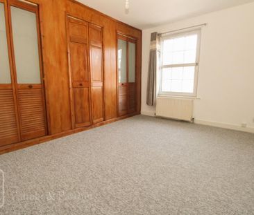 3 bedroom terraced house to rent - Photo 2